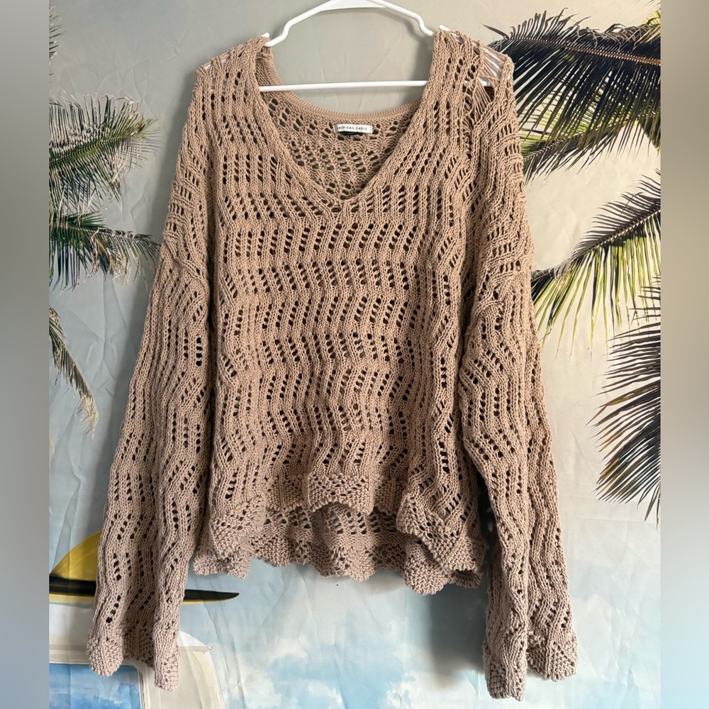 American Eagle Outfitters Tan V-Neck Sweater Chunky Knit